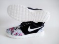 /products/nike-roshe-run-floral-512881-00412/